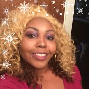 Meet your Posher, Raquel